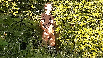 Risky public female masturbation in nature - Girls fly orgasm